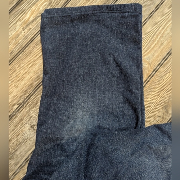 Silver Suki size 24 slim boot jeans that have been hemmed to a 28" inseam - Picture 3 of 11